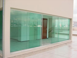 Vidraçaria e Esquadria Brinks Vidros e Aluminios- Fachadas em vidro